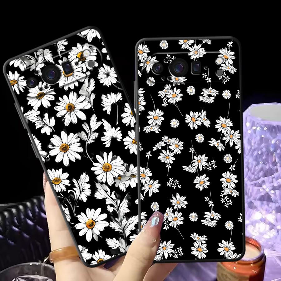 Monochrome Daisy Funda Phone C - Google Pixel 9 Pro review and price